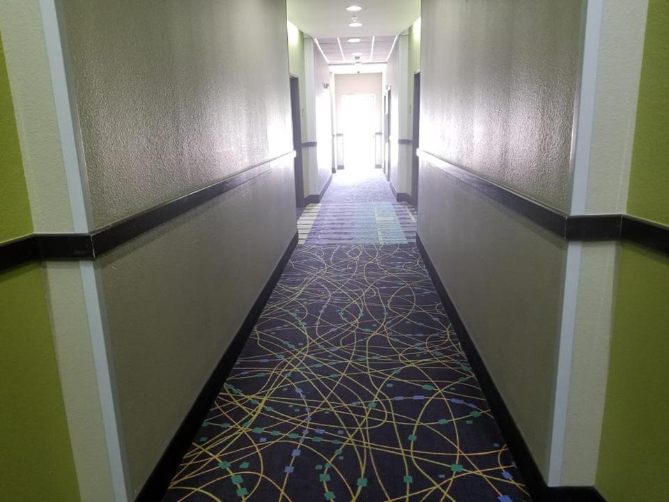 Comfort Inn & Suites Tulsa I-44 West - Rt 66 image 16