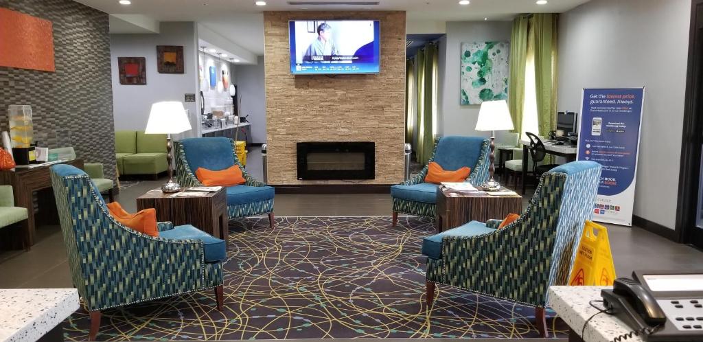 Comfort Inn & Suites Tulsa I-44 West - Rt 66 image 9